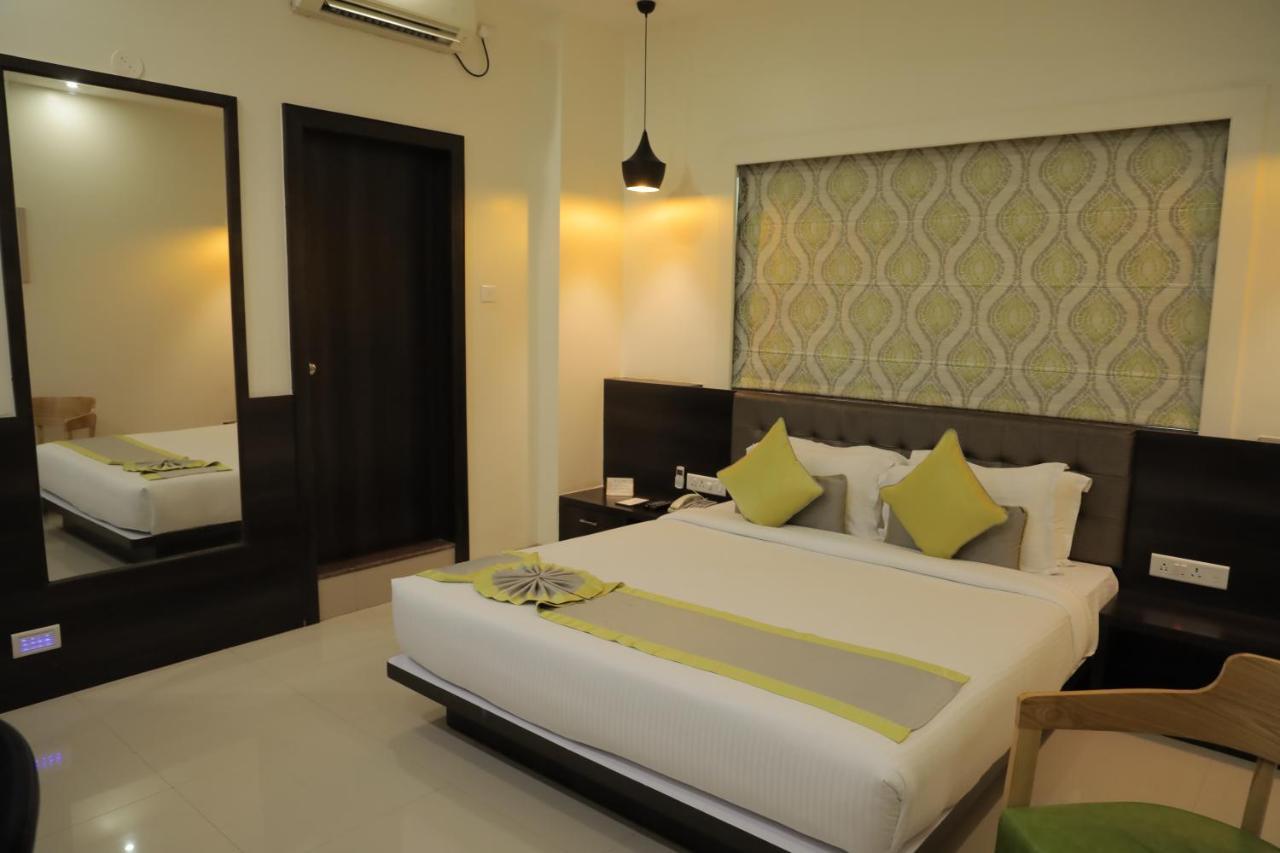 Отель Aishwarya Regency Talegaon Dabhade Экстерьер фото